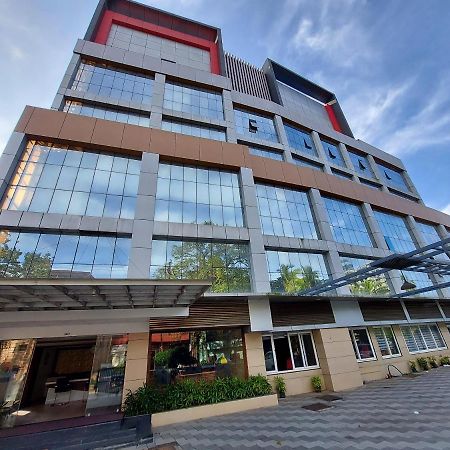 Guruvāyūr Hotel Sree Gokulam Apartments מראה חיצוני תמונה