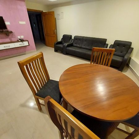 Guruvāyūr Hotel Sree Gokulam Apartments מראה חיצוני תמונה