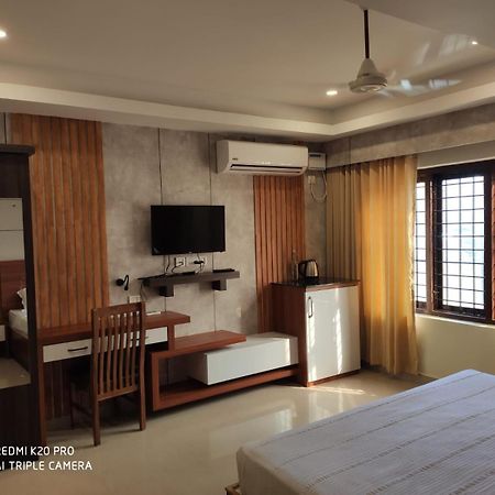 Guruvāyūr Hotel Sree Gokulam Apartments מראה חיצוני תמונה