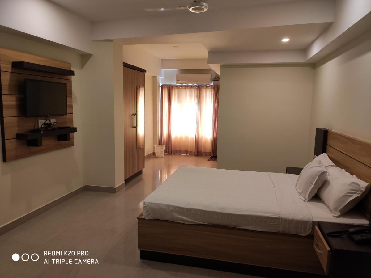Guruvāyūr Hotel Sree Gokulam Apartments מראה חיצוני תמונה