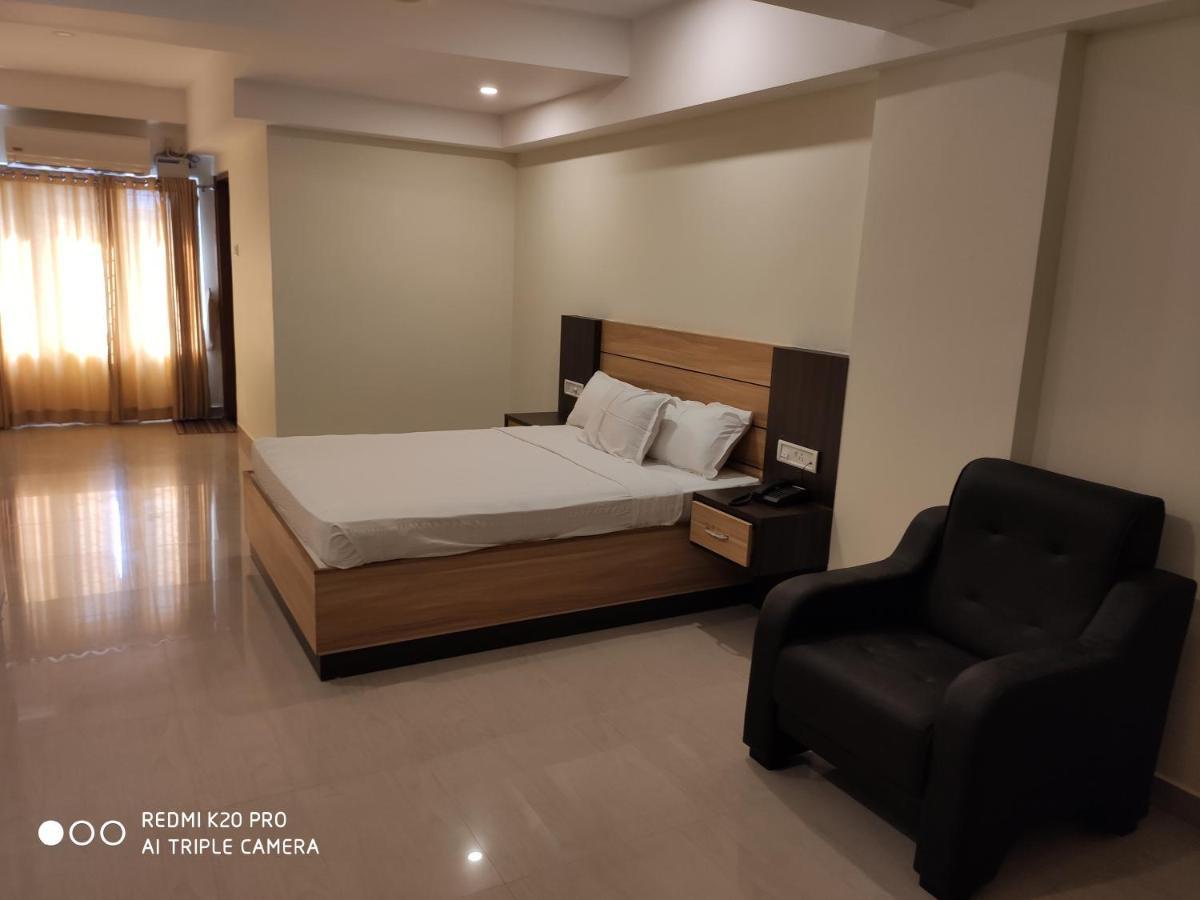 Guruvāyūr Hotel Sree Gokulam Apartments מראה חיצוני תמונה