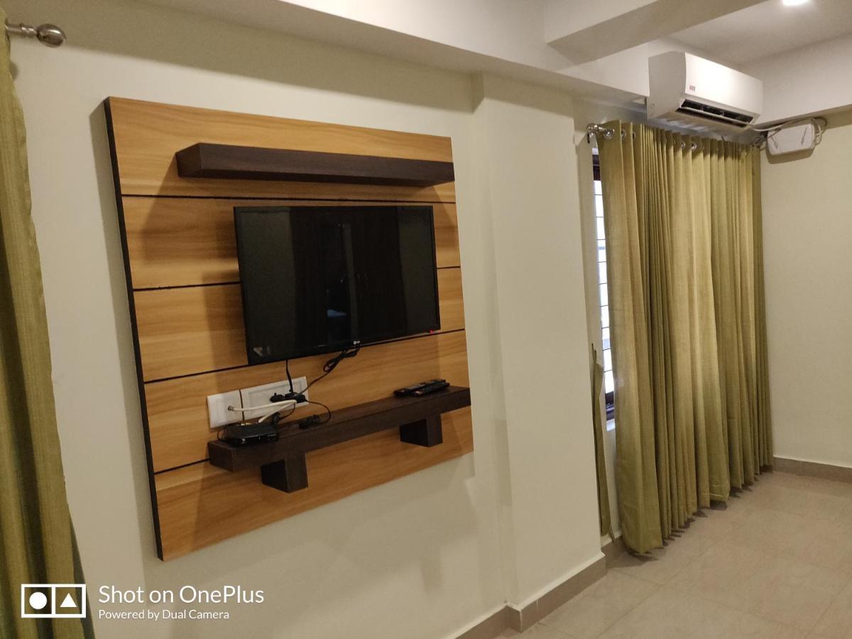 Guruvāyūr Hotel Sree Gokulam Apartments מראה חיצוני תמונה